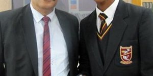 Mnr Tommy Wilson (prinsipaal) en AJ Spandiel 